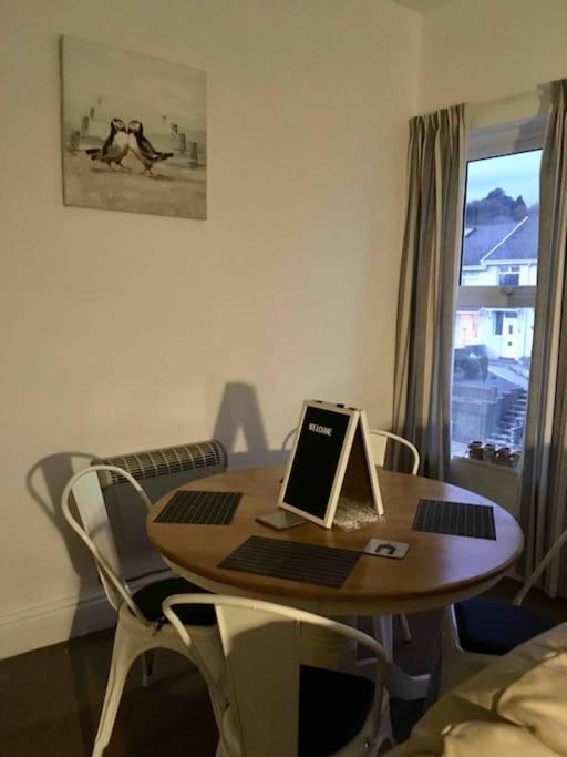 Hillcrest Cottage, Comfy Flat, Trendy Uplands Area Swansea Bagian luar foto